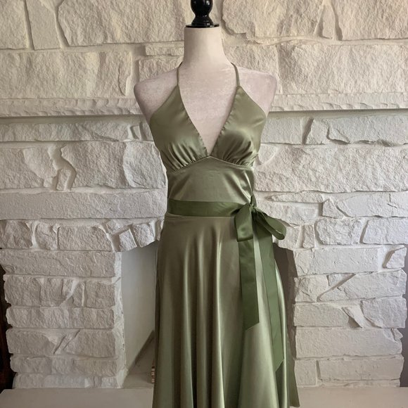 Green Dress - Picture 4 of 9